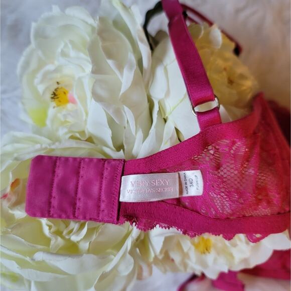 Bundle Victoria's Secret Very Sexy Bra, 34D Lace Padded Push-Up, VString Pink - Picture 7 of 14